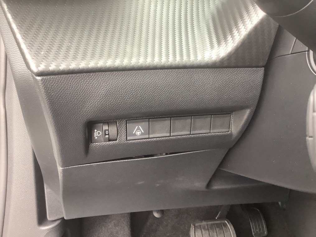 Peugeot 2008 Hybrid 145 e-DCS6 Allure